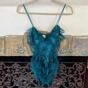 VINTAGE FREDRICK’S OF HOLLYWOOD Lace Jade green teddy/merry-widow